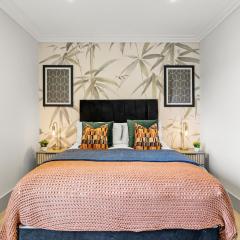 Stunning 2 Bed Flat in London - Sleeps 8 - Balcony