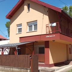 Gyöngyvirág Apartmanház