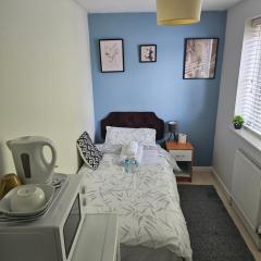 Single Room in Dartford-Close to all amenities