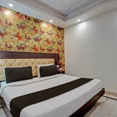 Super OYO Collection O Hotel Noida Saffron