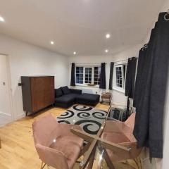 Modern 2 Bed Flat in Rochester