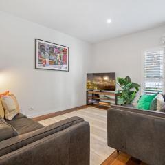 3-Bed Inner-City Cremorne Haven, Close to Shops