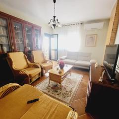 Cosy Flat Steps from the Sea