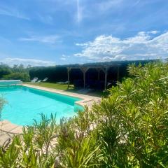 Gite 4p, 2 chambres, jardin, piscine à partager