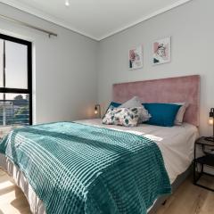 Burmeister 202- 2 Bedroom Modern Spacious Apartment Across from Beach-Free Onsite Parking
