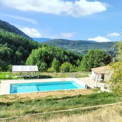 Villa de 2 chambres avec piscine privee jardin amenage et wifi a Sisteron