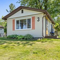 Cottage on Chippewa lake with kayaks