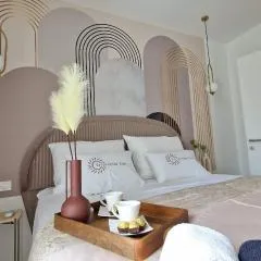 Luxury apartment Terracotta Sun with private Jacuzzi and Garden