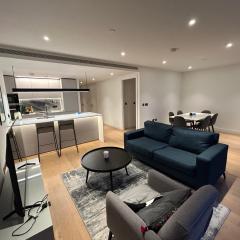 Luxury Modern 2BD 2BA White City Living Apartment