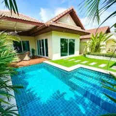 Luxury Semi-2BD Pool Villa near Beach & Walking Street
