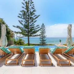 Villa Calmamar Cabopino Beachfront in Marbella