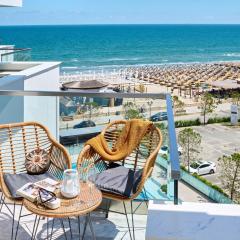 Nova Seaview Apartment in Infinity Beach Resort - parking