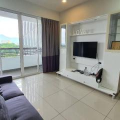 Majestic Lovely 2 bedroom serviced condo with pool
