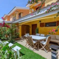 Porto Pino, Garden and Pool