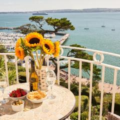 Bayfort Sea Studio - Comfortable Couples Retreat with Stunning Coastal Views