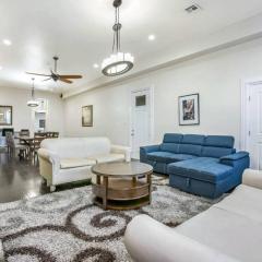Carondelet Street Penthouse Close to City Attractions
