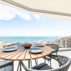 AMAZING SEA VIEWS - The Wave II, Pool and Sea View