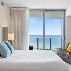 Corner condo, Wraparound Balcony Ocean and City Views at LYFE Resort