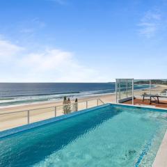 Beachfront Access & Rooftop Pool Views 2BR