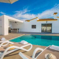 Villa Mango by Abahana Villas