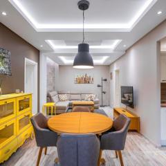 Elegant Escape in The Heart of The City by Flat Mаnager