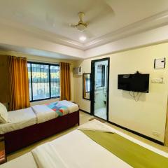 Hotel Aksa Inn Stay Near Kokilaben Dhirubhai Ambani Hospital
