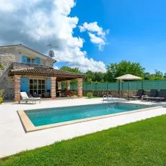 My Villa Ida with pool in Višnjan, Istria