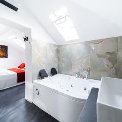 VOLCANO'S SUITE - ETNA - Private Room with Jacuzzi in Catania Center