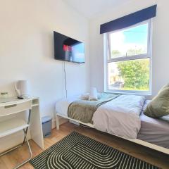 Easy Rooms, London Luton Airport
