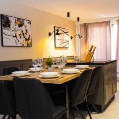 Chic Apartment with balcony & Side Sea Views- Apt 3