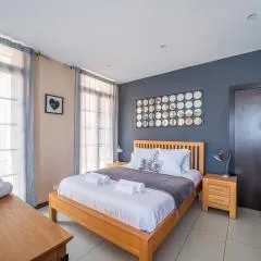 Suites Coronell d'En Vila