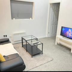 Apartment in bham city centre, free parking sleeps 3