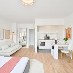 Beautiful and stylish 1-Bedroom with Kitchen and King size bed