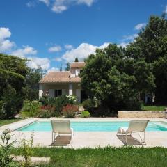 Holiday Home in Villes-sur-Auzon with Pool