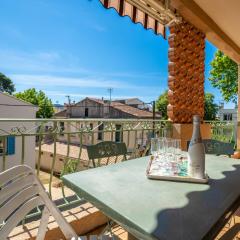 Apartment Les Mimosas by Interhome