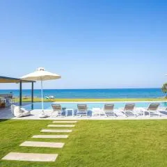 Liam Beach Front Luxury Villa with 100m2 infinity pool
