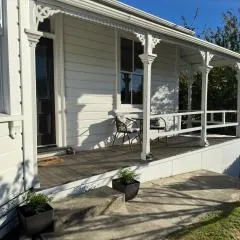 RENWICK IN THE CITY NELSON, 10min easy walk to city centre, 13min drive to Airport, 5min drive to Hospital, quiet location