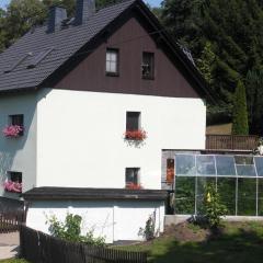 Gemütliche Ferienwohnung in Stollberg im Erzgebirge mit kleiner Terrasse