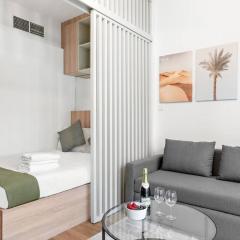 Renovated Studio next to Dubai Mall & Burj Khalifa