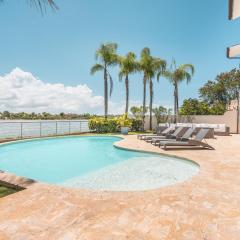 Seaside Bliss with pool and spectacular view