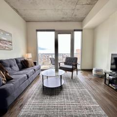 Luxury East Side Studio Apt Near Brady St with Balcony