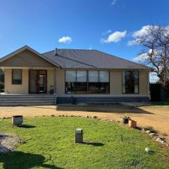 Aurora Cottages - Bellfield