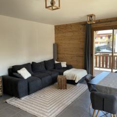 Charmant Appartement 2 Chambres aux Gets - Balcon, Wi-Fi, Parking Privé, à 800m des Télécabines - FR-1-671-248