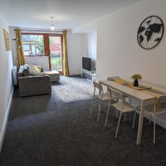 2-Bed Riverside Stay - Sleeps 6 & Pets Ok