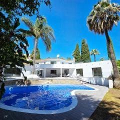 AA Guest - Jardines de Generalife Luxury Eco Villa with Private Pool