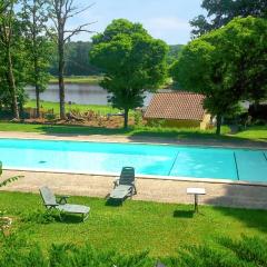 Bungalow de 2 chambres avec vue sur le lac piscine partagee et jardin amenage a Rochechouart