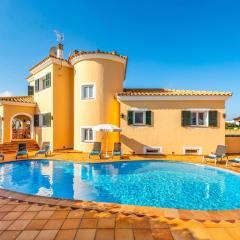 Villa SAmarador by Villa Plus