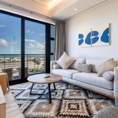Burmeister 606 - Top Floor 2 Bedroom Apartment with Ocean Views - Onsite Parking