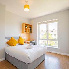 66 - Large Townhouse by Shortstays