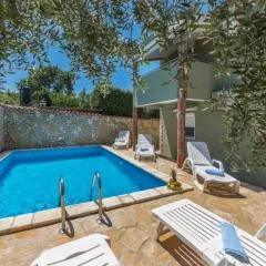 House for 8 people very close to the beach